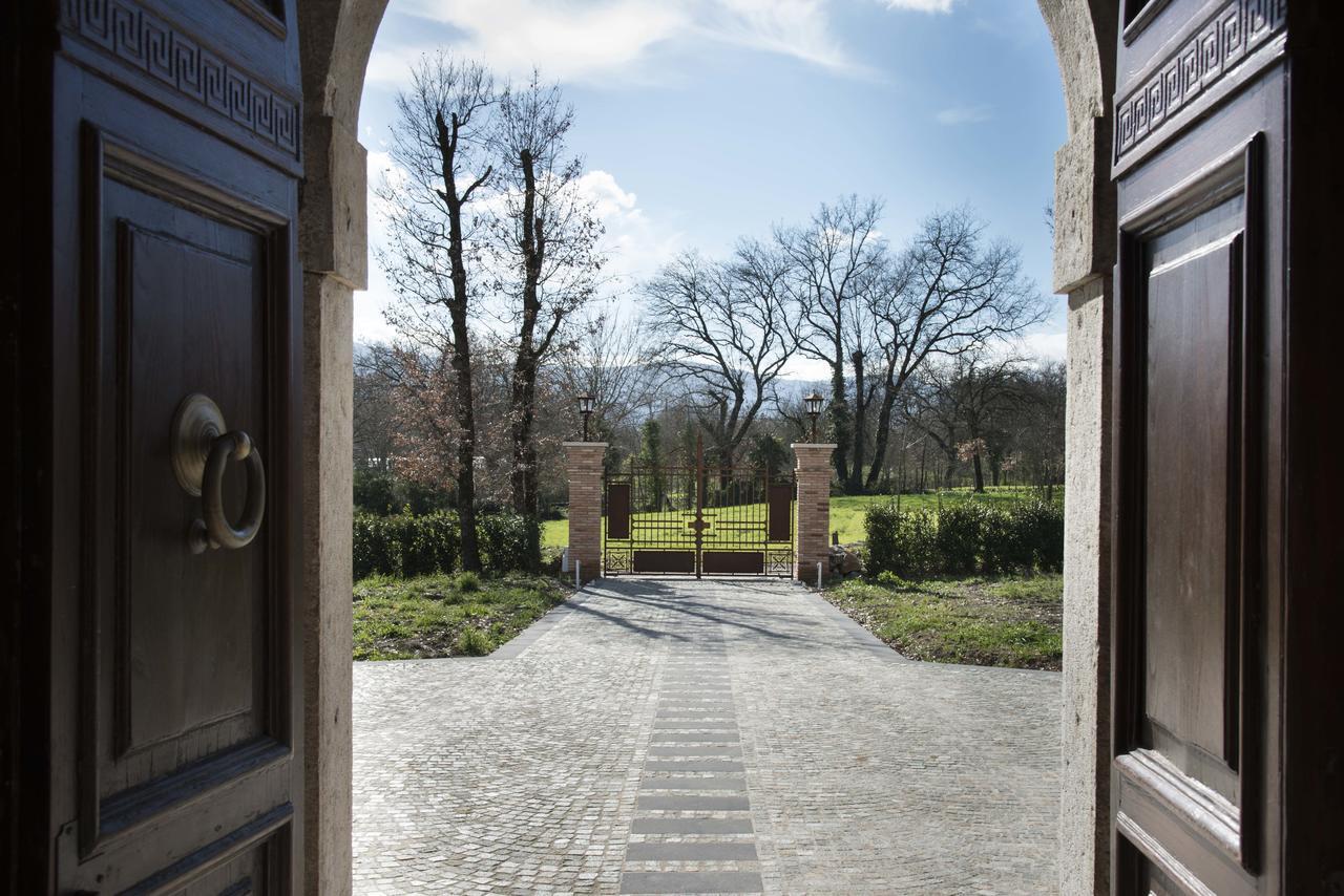 La Tenuta di Trimalcione Villa Pofi Esterno foto